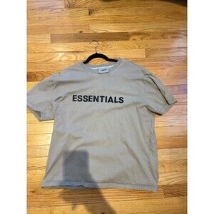 Fear of God essential excellent condition M size